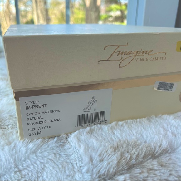 Vince Camuto 9.5 Imagine heels in natural Pearlized Iguana - Picture 8 of 8